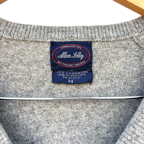 Vintage Men’s Allen Solly Cashmere V-Neck Sweater Grey Gray Medium Scottish - Picture 3 of 8